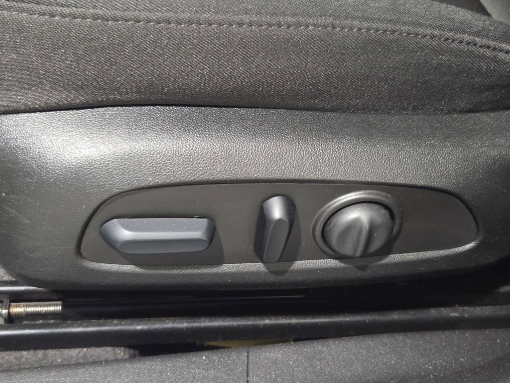 Used 2023 Chevrolet Malibu LT image 27