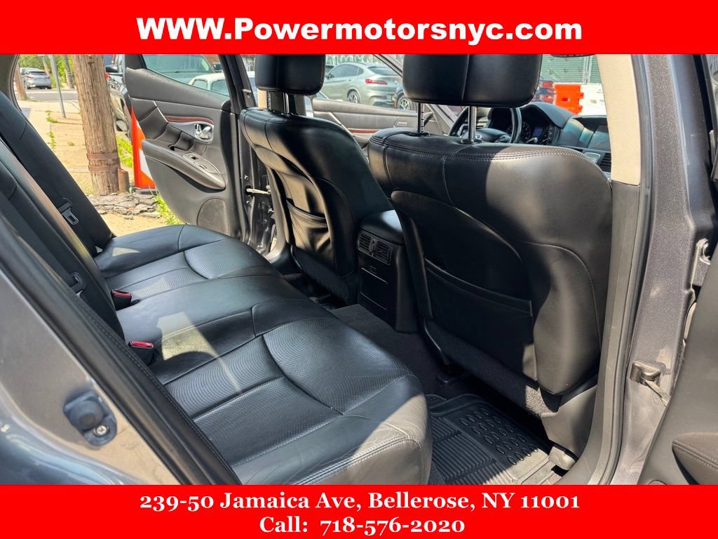 Used 2017 INFINITI Q70 3.7 AWD/4WD image 28