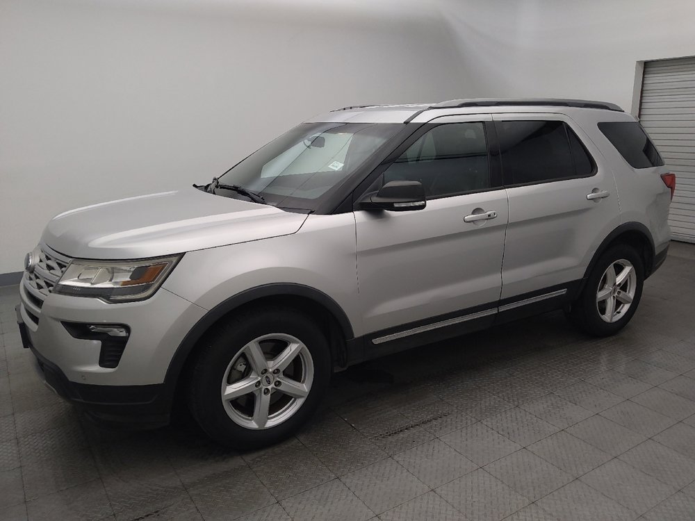 Used 2019 Ford Explorer XLT w/ Equipment Group 202A image 2