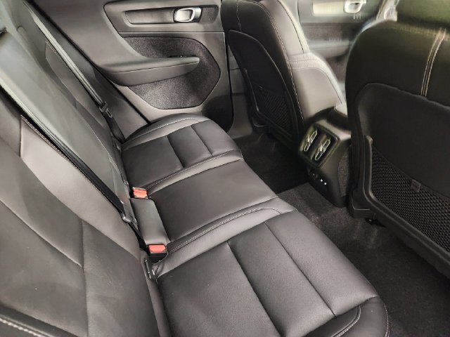 Certified 2026 Volvo XC40 B5 Plus w/ Protection Package Premier AWD/4WD image 32
