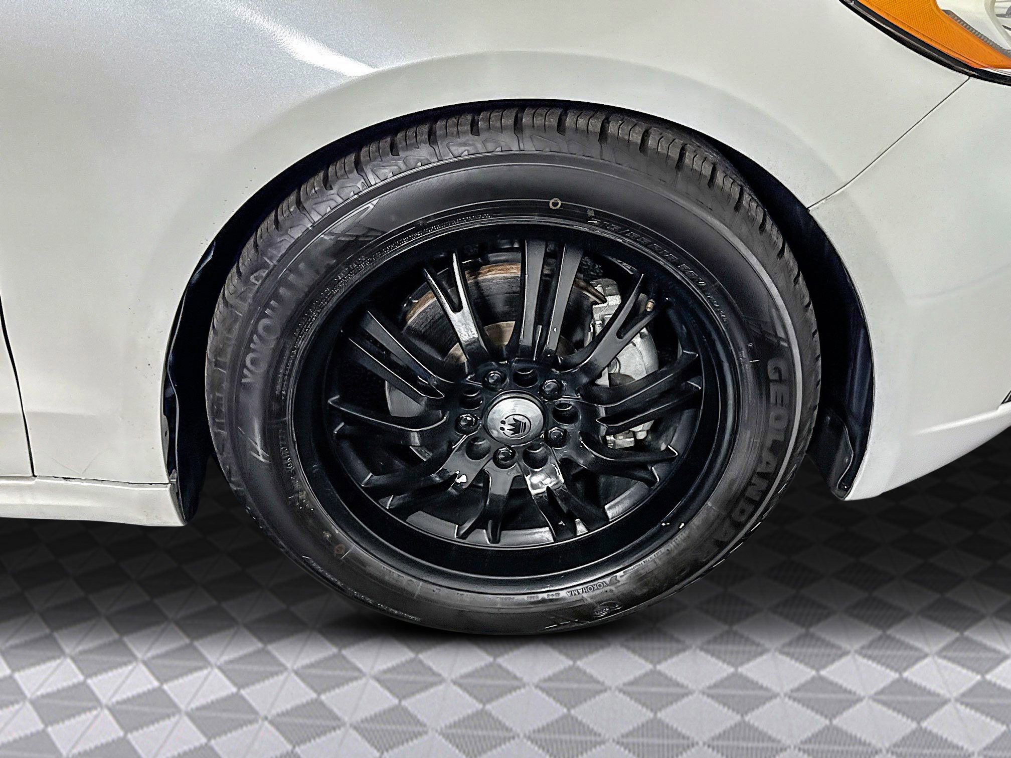 Used 2020 Ford Fusion SE image 32