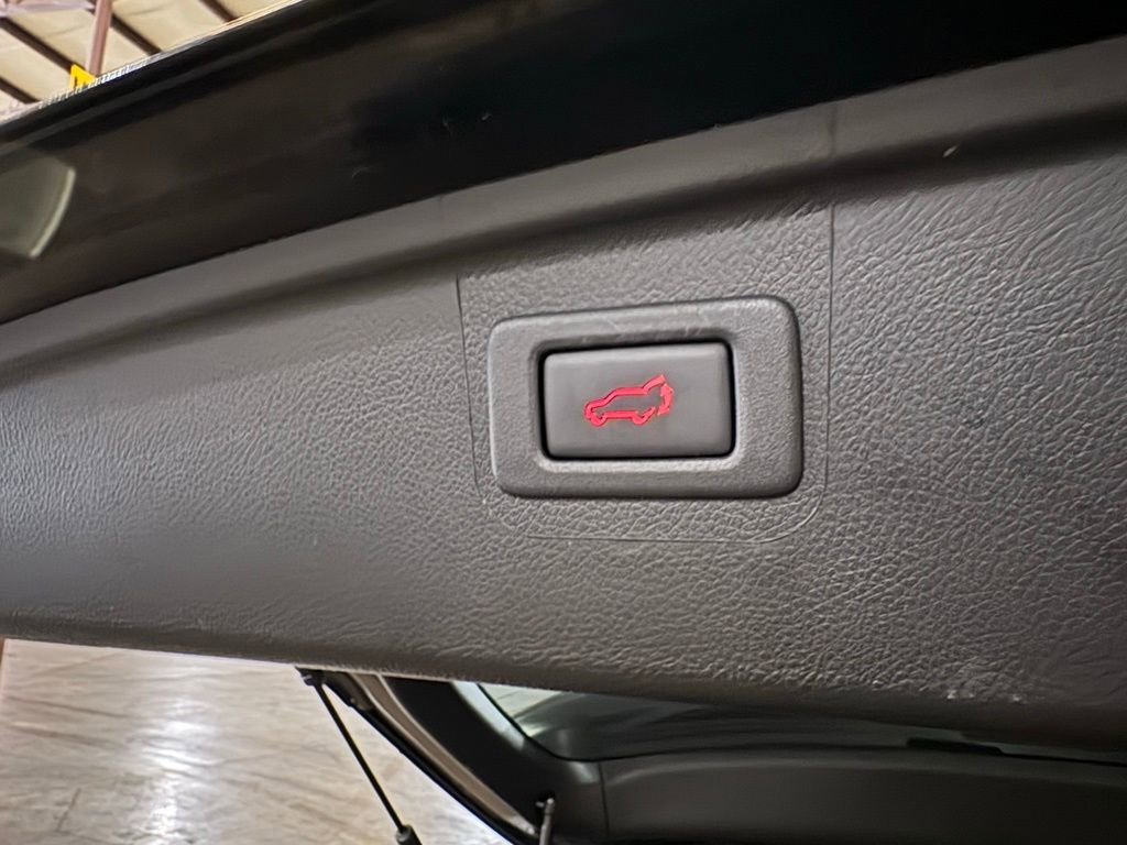 Used 2018 Subaru Outback 2.5i Touring image 14