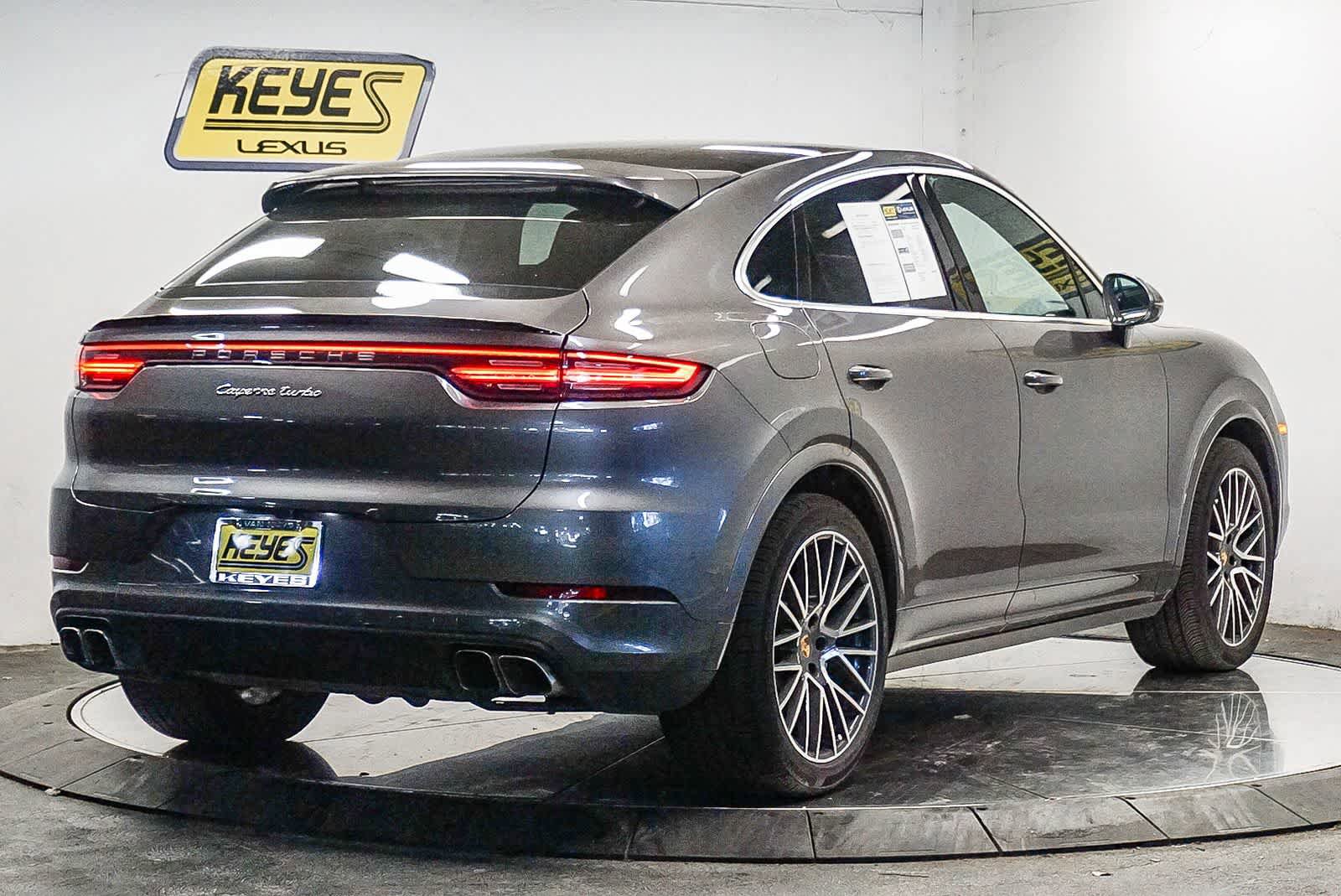 Certified 2022 Porsche Cayenne Turbo AWD/4WD image 4