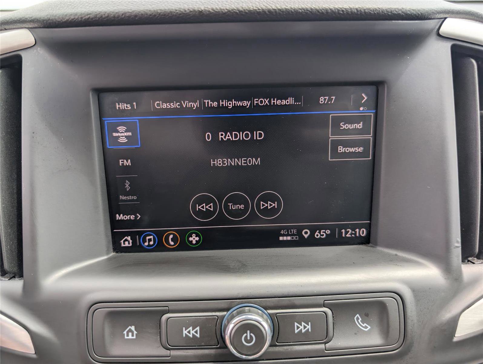Used 2024 GMC Terrain SLE FWD image 13