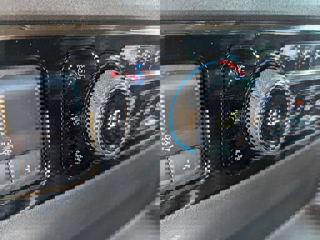 Certified 2024 Chevrolet Silverado 1500 LTZ w/ LTZ Premium Package image 21