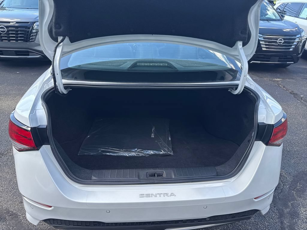 Used 2023 Nissan Sentra SR w/ SR Premium Package FWD image 26