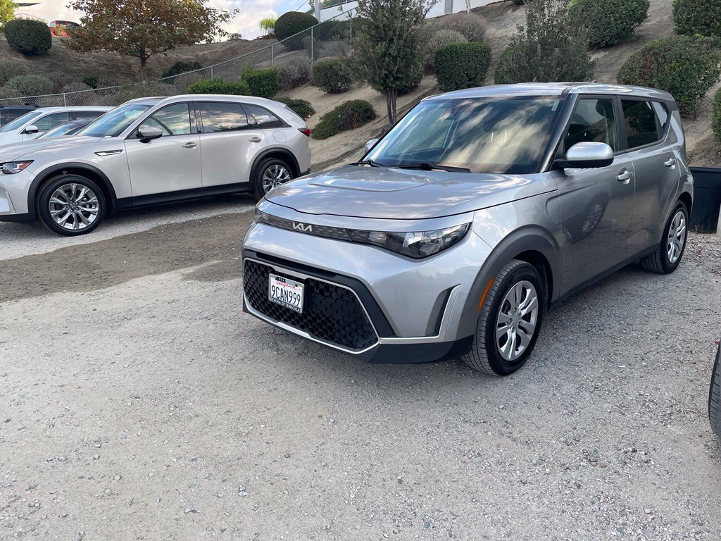 Used 2023 Kia Soul LX FWD image 4