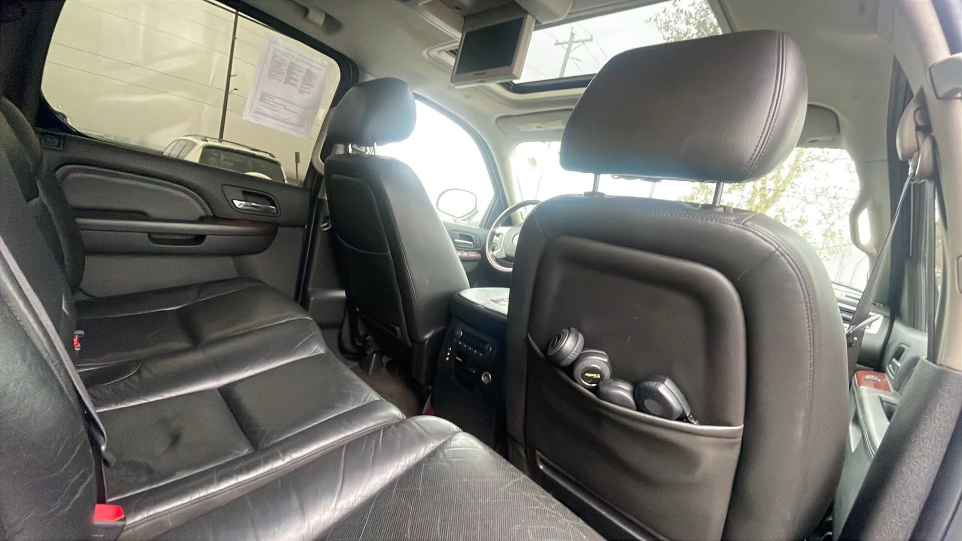 Used 2011 Cadillac Escalade EXT Premium image 23