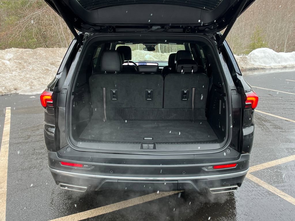 Used 2025 Buick Enclave Preferred image 24