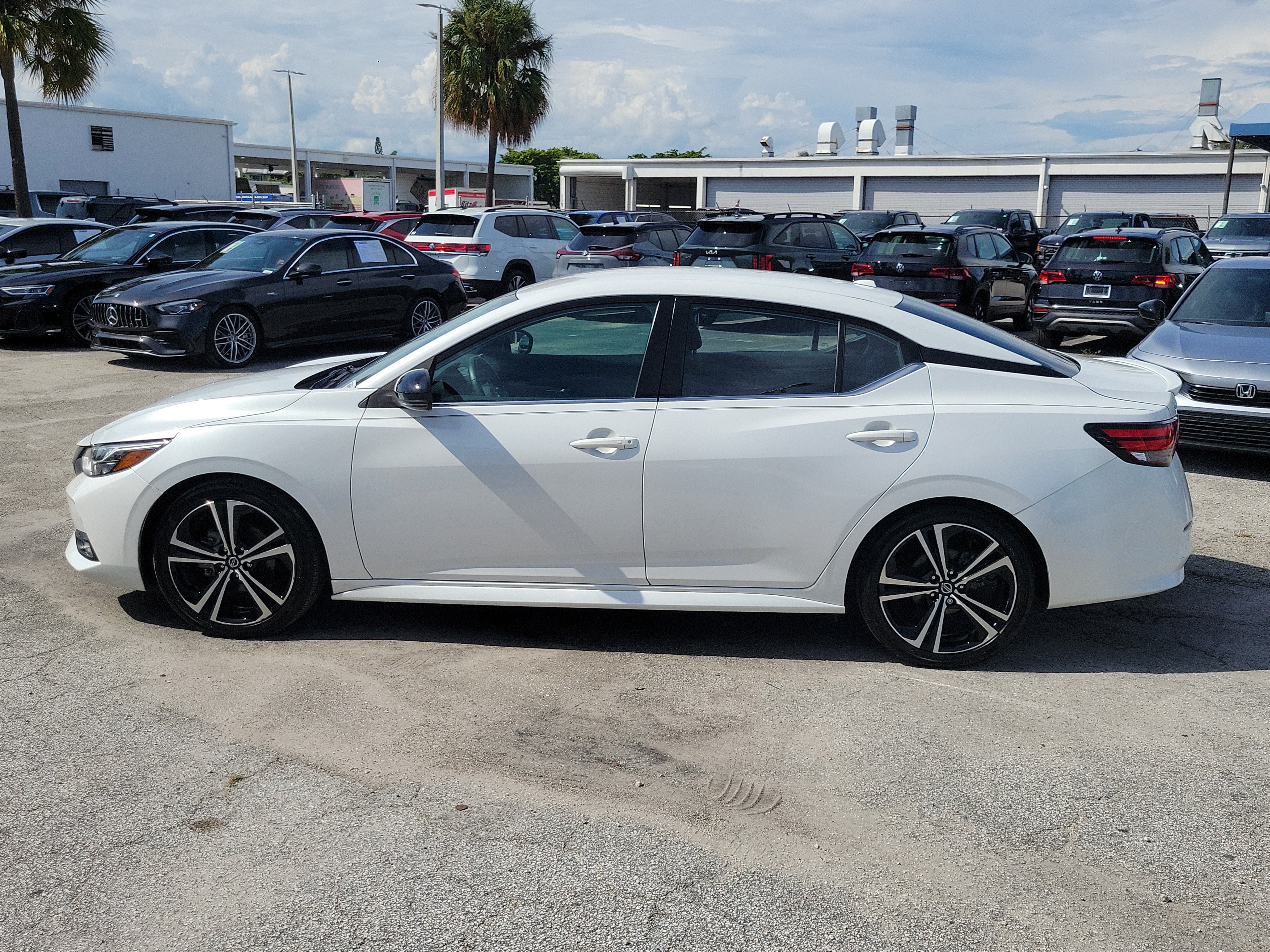 Used 2021 Nissan Sentra SR FWD image 6