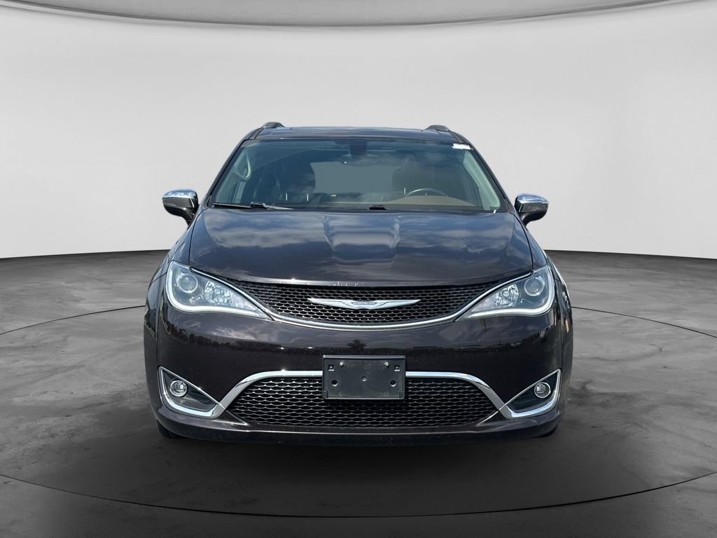 Used 2017 Chrysler Pacifica Limited w/ UConnect Theater Package FWD image 2