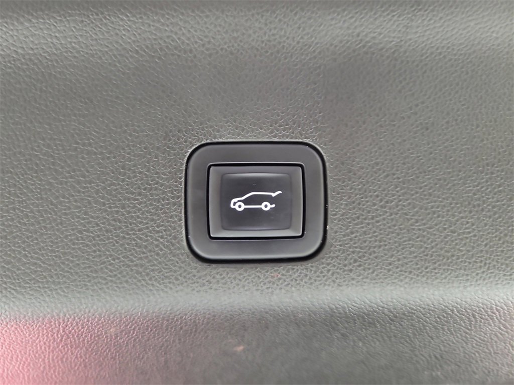 Certified 2023 Cadillac Escalade ESV Premium Luxury image 9