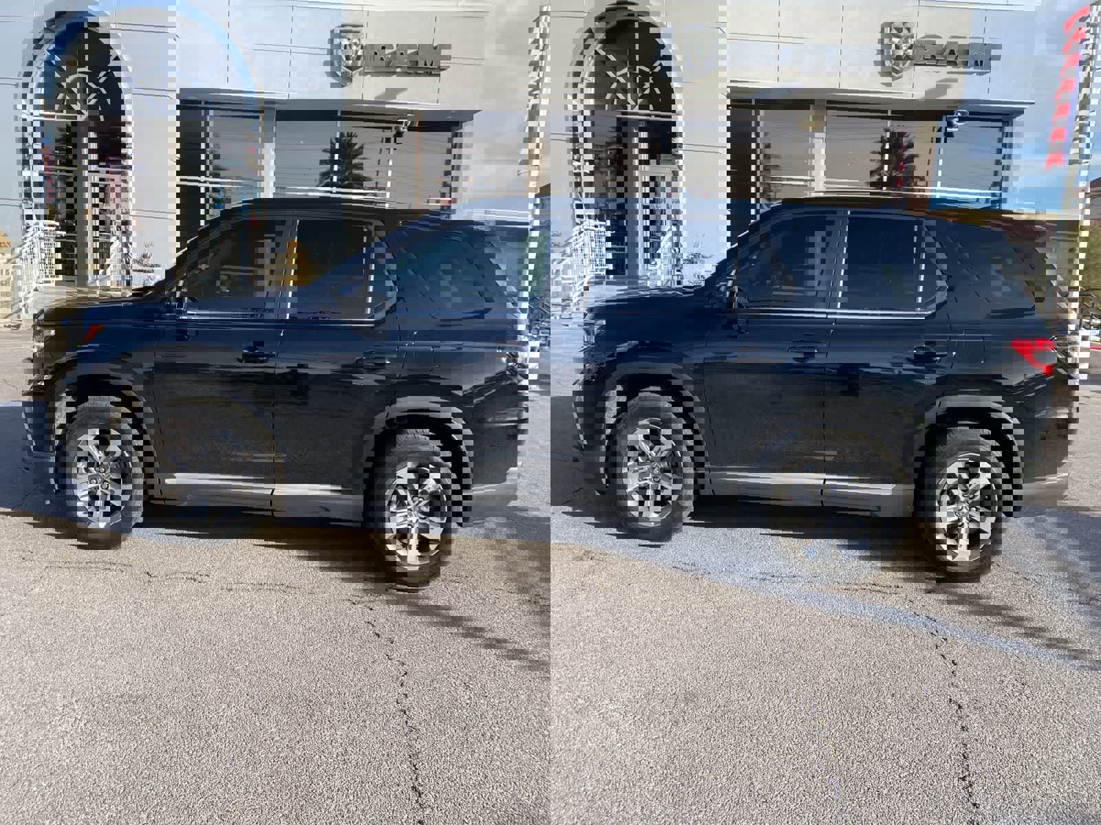 Used 2024 Honda Pilot EX-L image 9