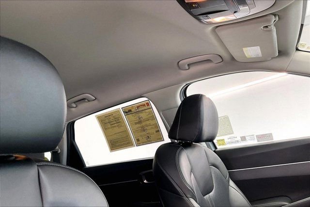 Used 2023 Kia Sorento S FWD image 25