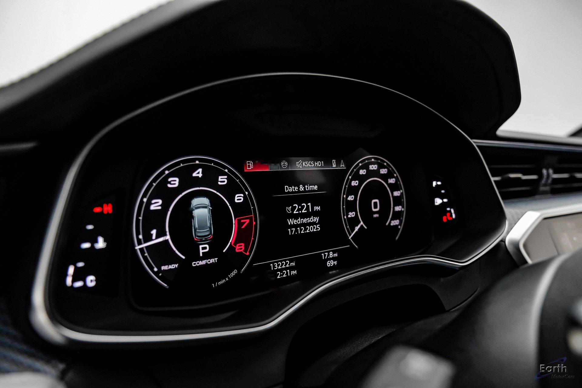 Used 2025 Audi RS 6 performance image 31