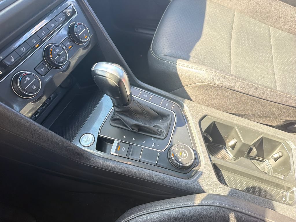 Certified 2020 Volkswagen Tiguan SE R-Line AWD/4WD image 18