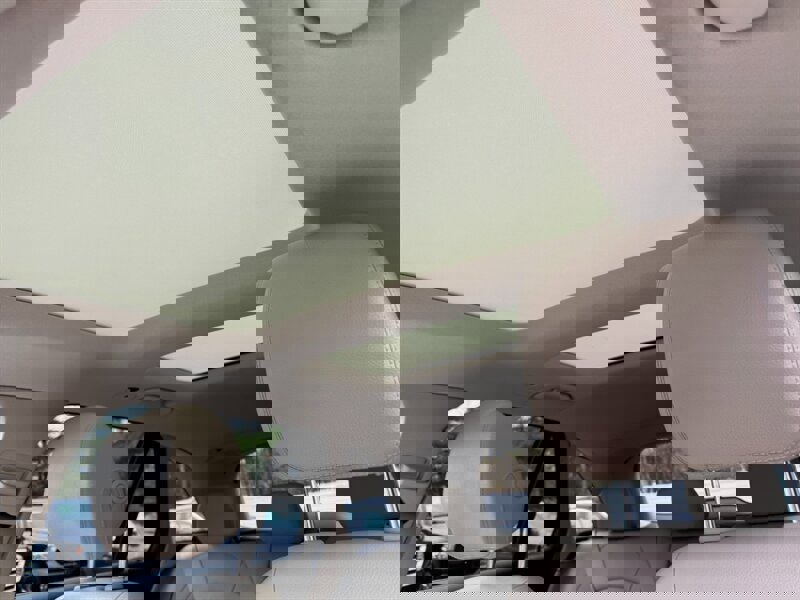 Used 2018 Mercedes-Benz GLC 300 4MATIC w/ Premium Package image 32