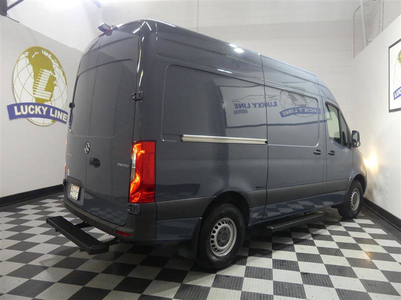 Used 2019 Mercedes-Benz Sprinter 144 image 9
