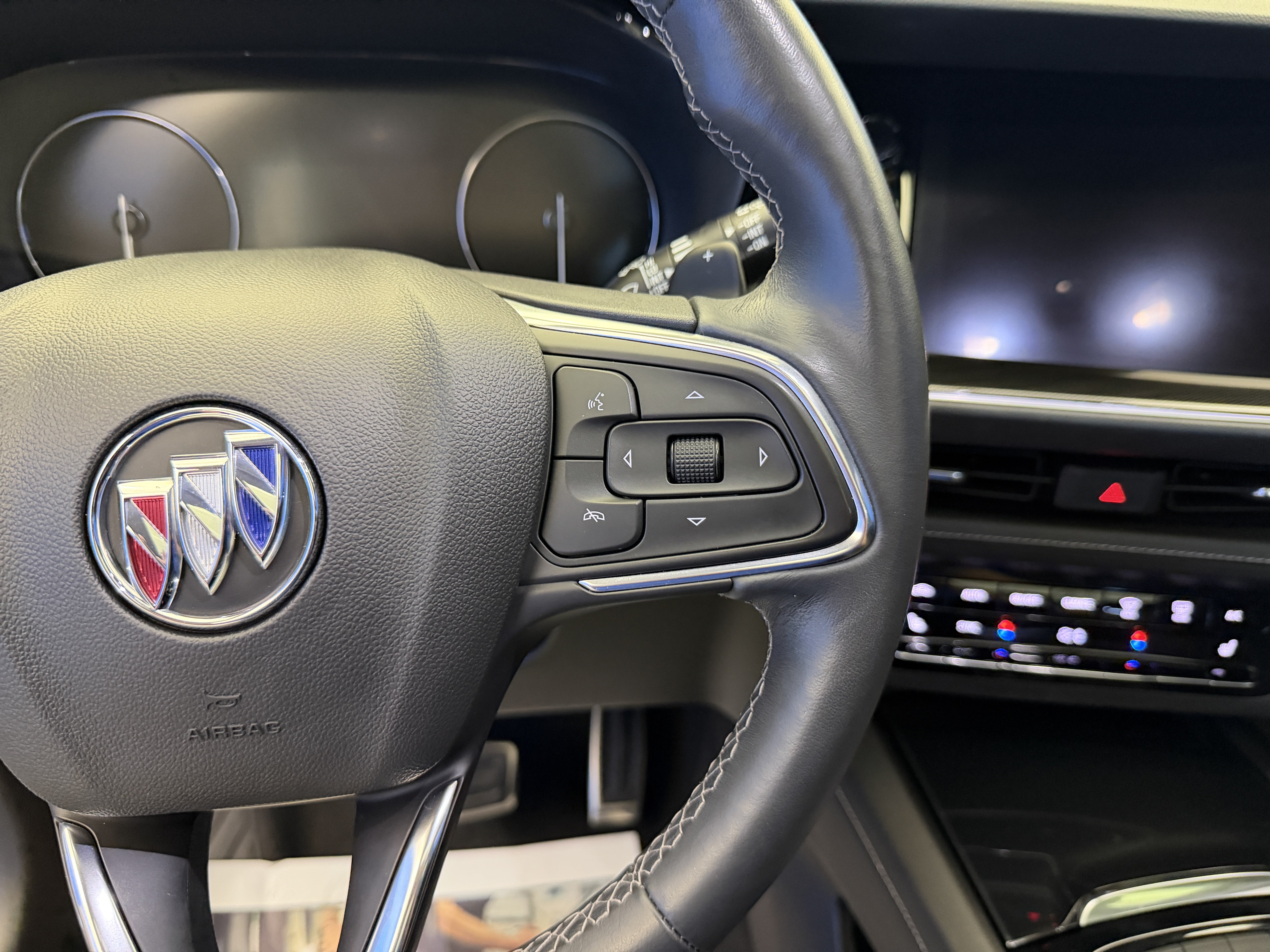 Used 2022 Buick Envision Preferred FWD image 16