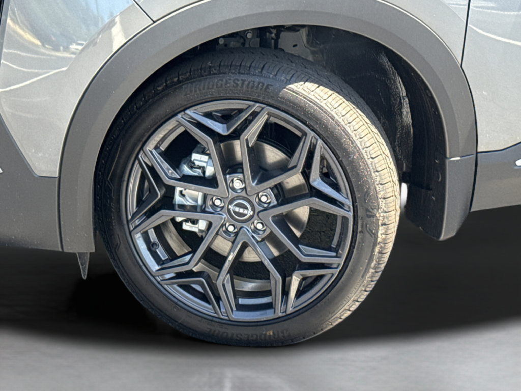 New 2026 Nissan Kicks SR AWD/4WD image 42