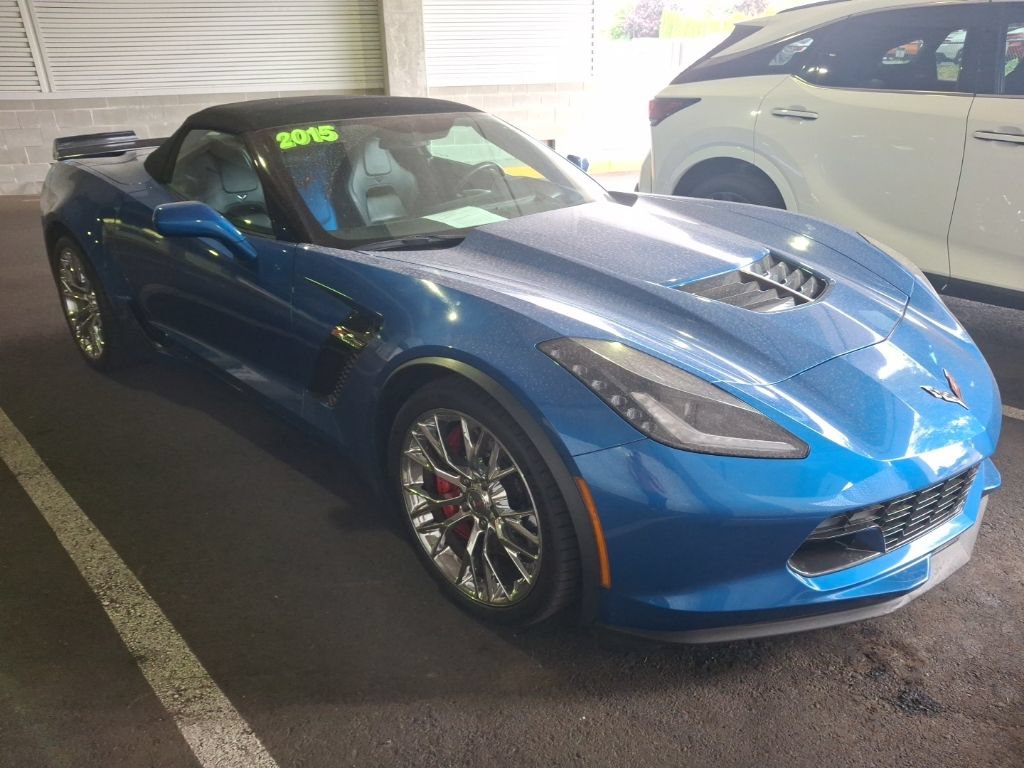 Used 2015 Chevrolet Corvette Z06 w/ 3LZ Preferred Equipment Group RWD image 2