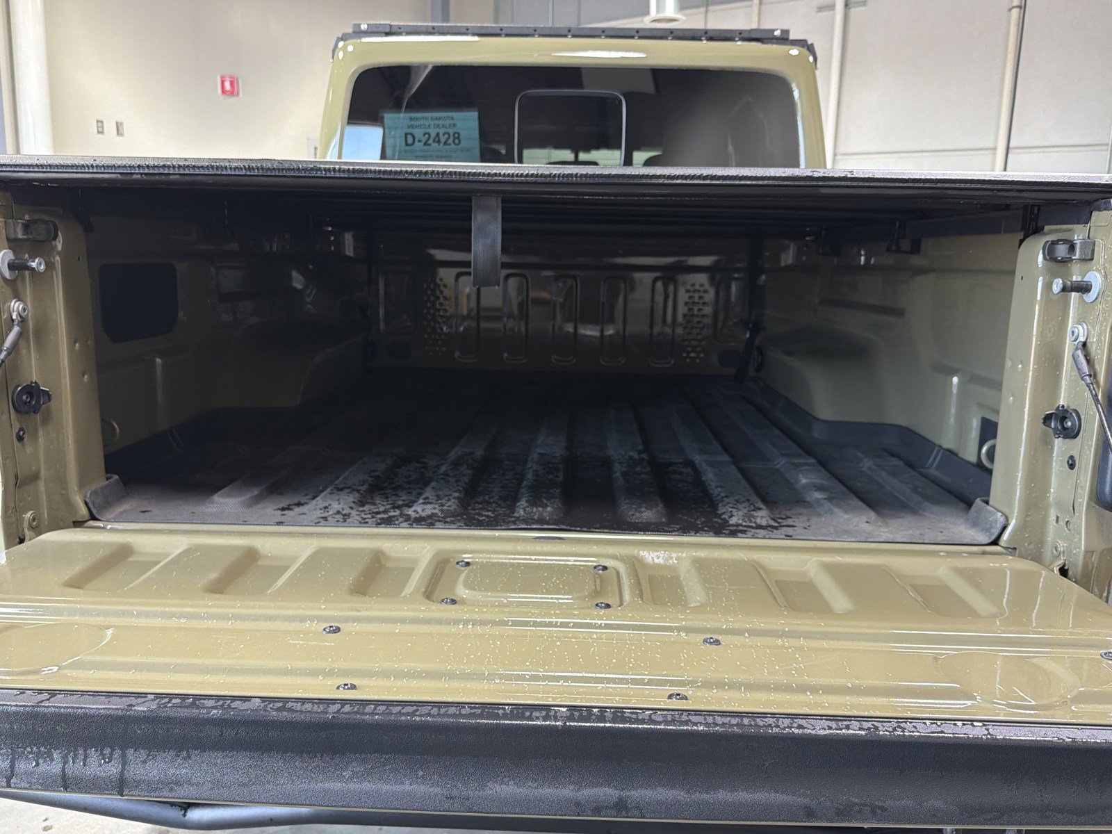 Used 2025 Jeep Gladiator Sport AWD/4WD image 18