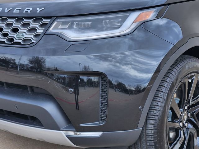 Used 2025 Land Rover Discovery S image 8