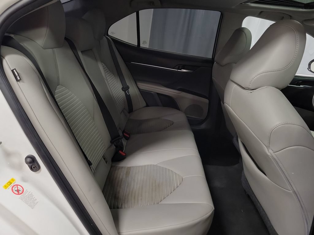 Used 2018 Toyota Camry SE w/ Moonroof Package FWD image 26
