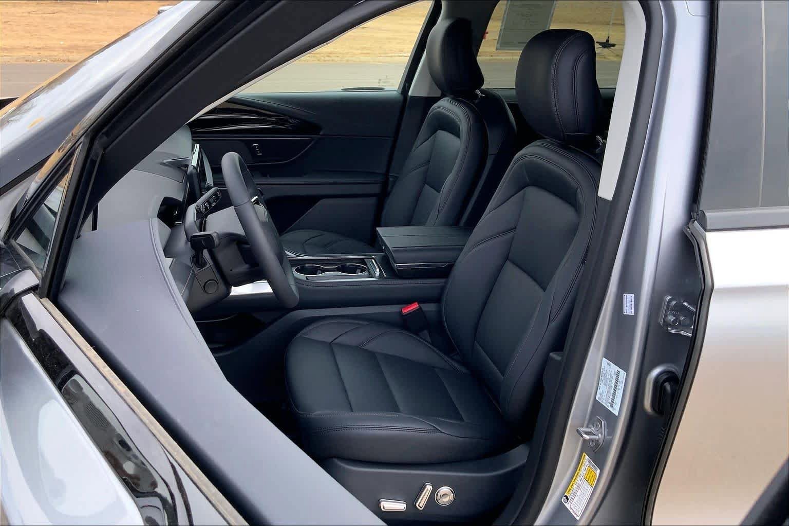 New 2026 Lincoln Nautilus Premier w/ Jet Appearance Package image 9