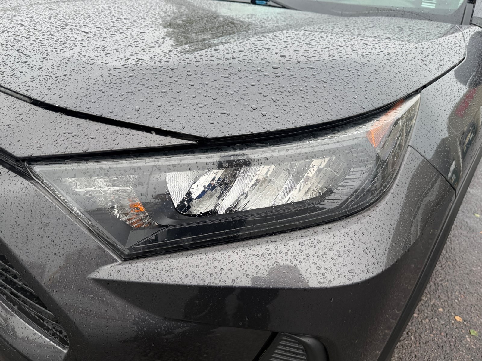 Used 2021 Toyota RAV4 LE AWD/4WD image 9