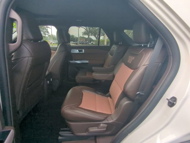 Certified 2024 Ford Explorer King Ranch w/ Technology Package AWD/4WD image 15