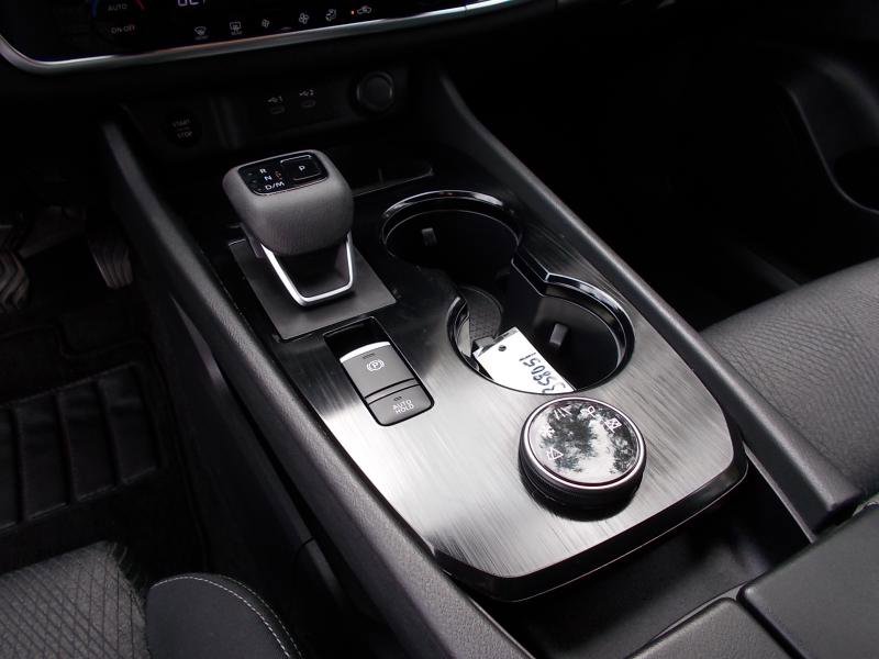 Used 2024 Nissan Rogue SV image 31