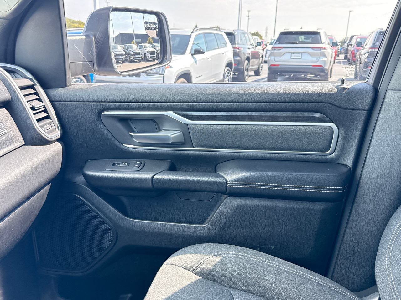 Used 2020 RAM 1500 Big Horn AWD/4WD image 28
