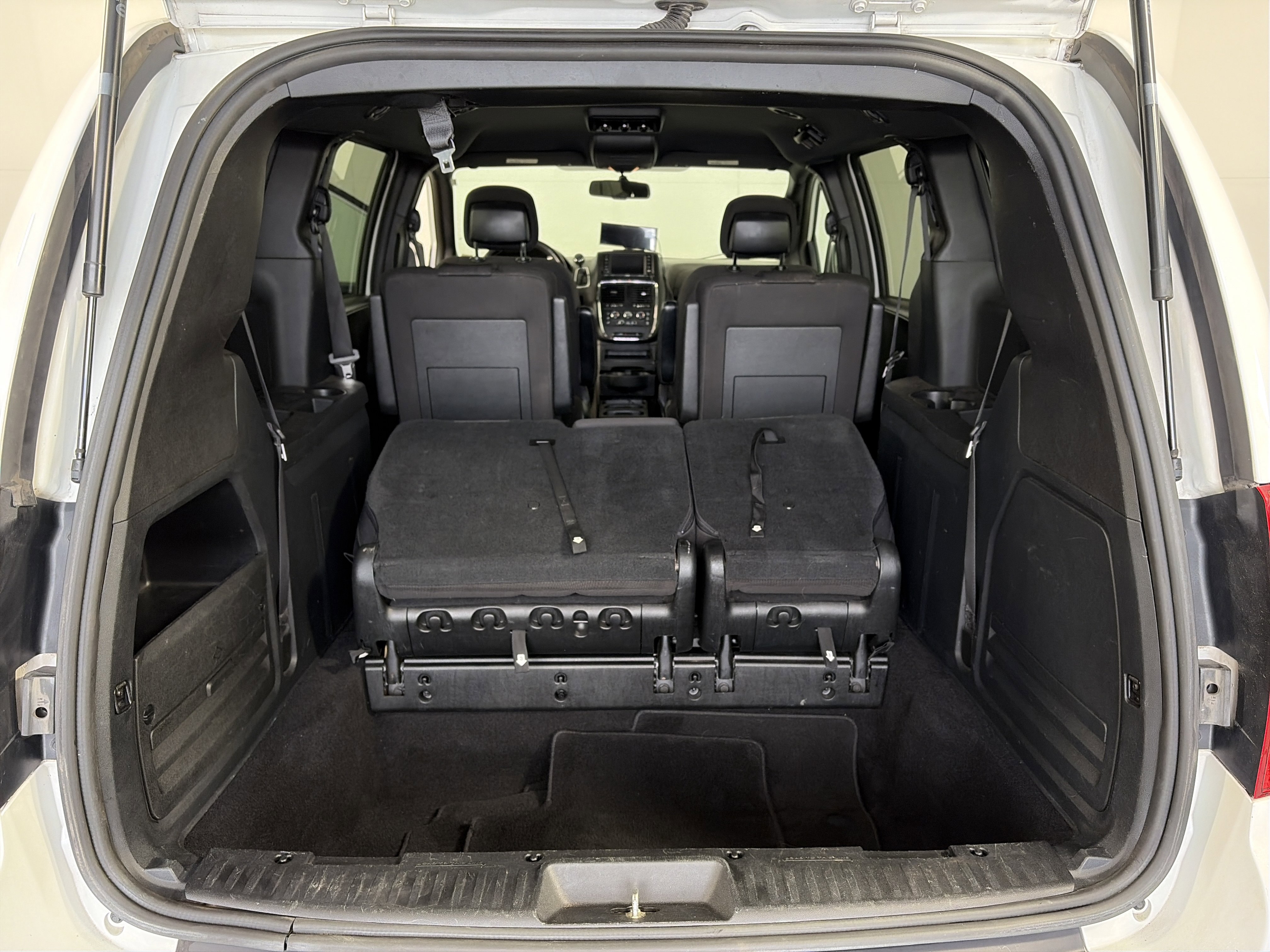 Used 2018 Dodge Grand Caravan SE image 14