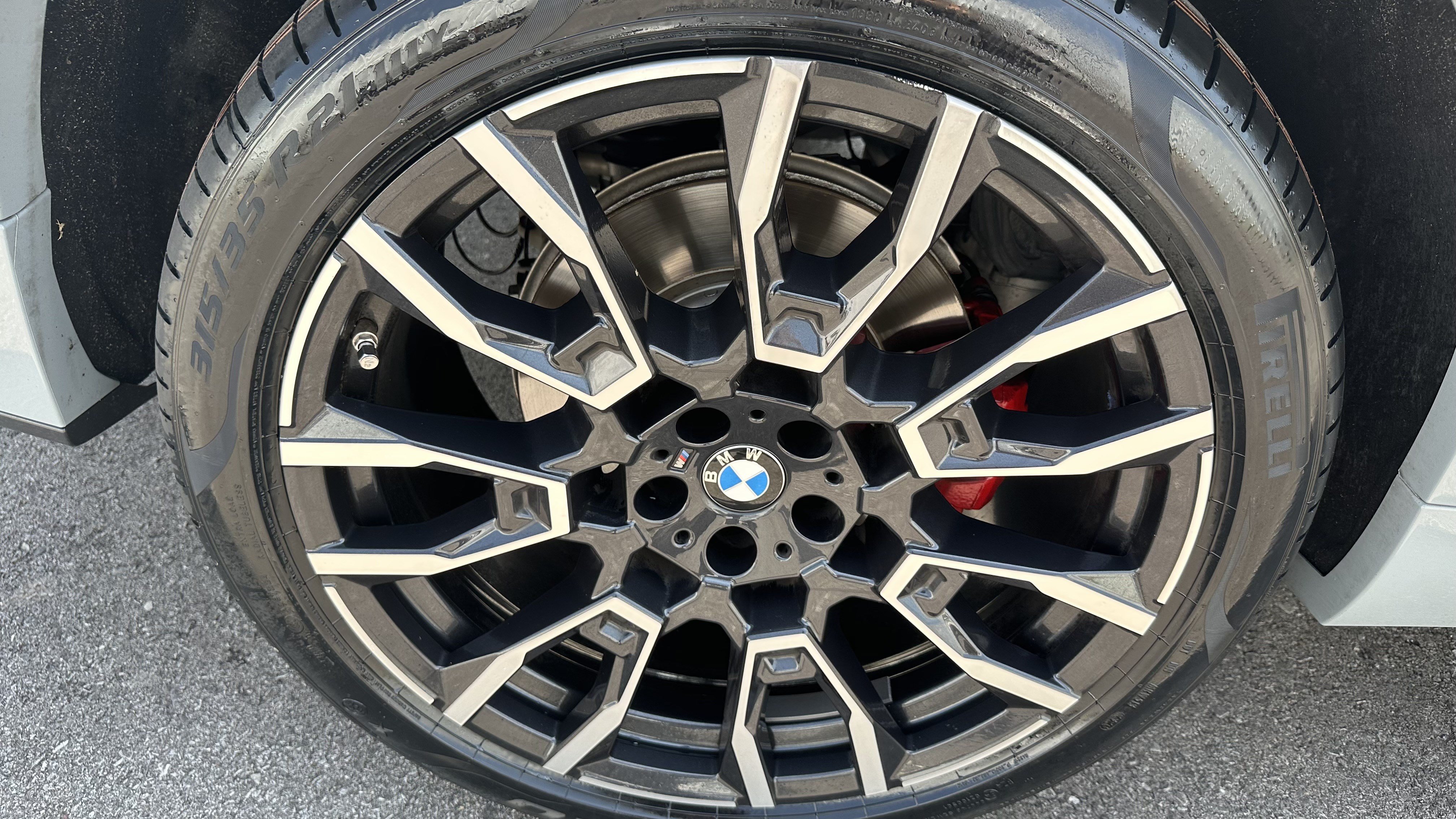 Certified 2025 BMW X5 xDrive40i w/ M Sport Package AWD/4WD image 14