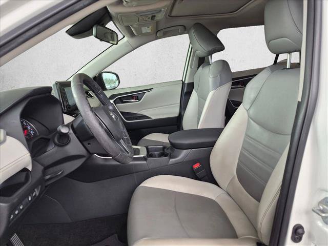 Used 2019 Toyota RAV4 XLE Premium w/ Cold Weather Package FWD image 15