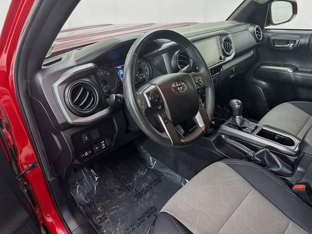 Used 2022 Toyota Tacoma TRD Sport AWD/4WD image 9