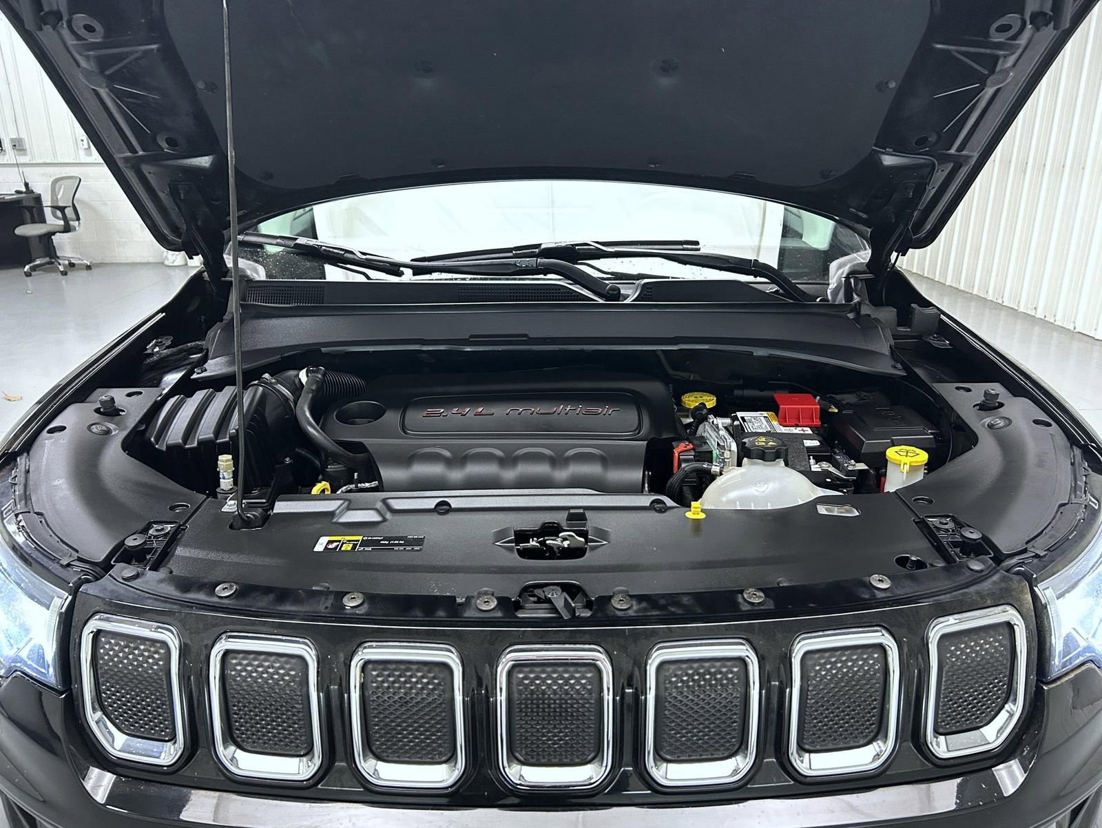 Used 2022 Jeep Compass Limited image 24