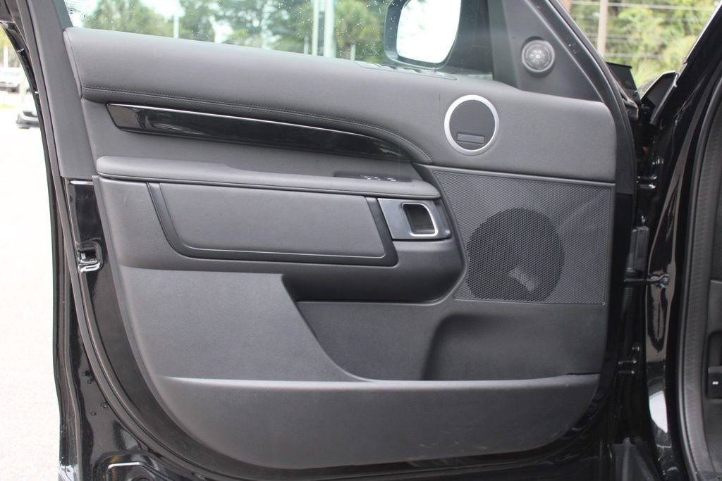 Certified 2025 Land Rover Discovery S AWD/4WD image 12