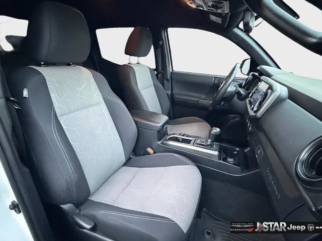 Used 2021 Toyota Tacoma TRD Off-Road w/ Technology Package image 12