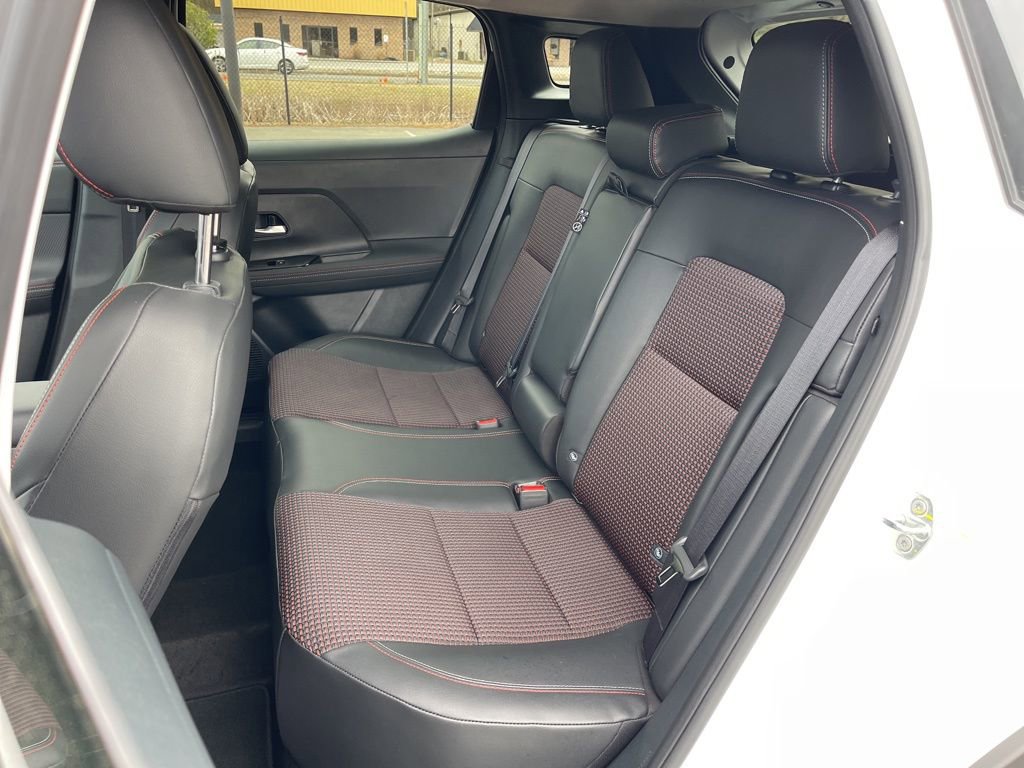 Certified 2025 Nissan Kicks SR AWD/4WD image 17