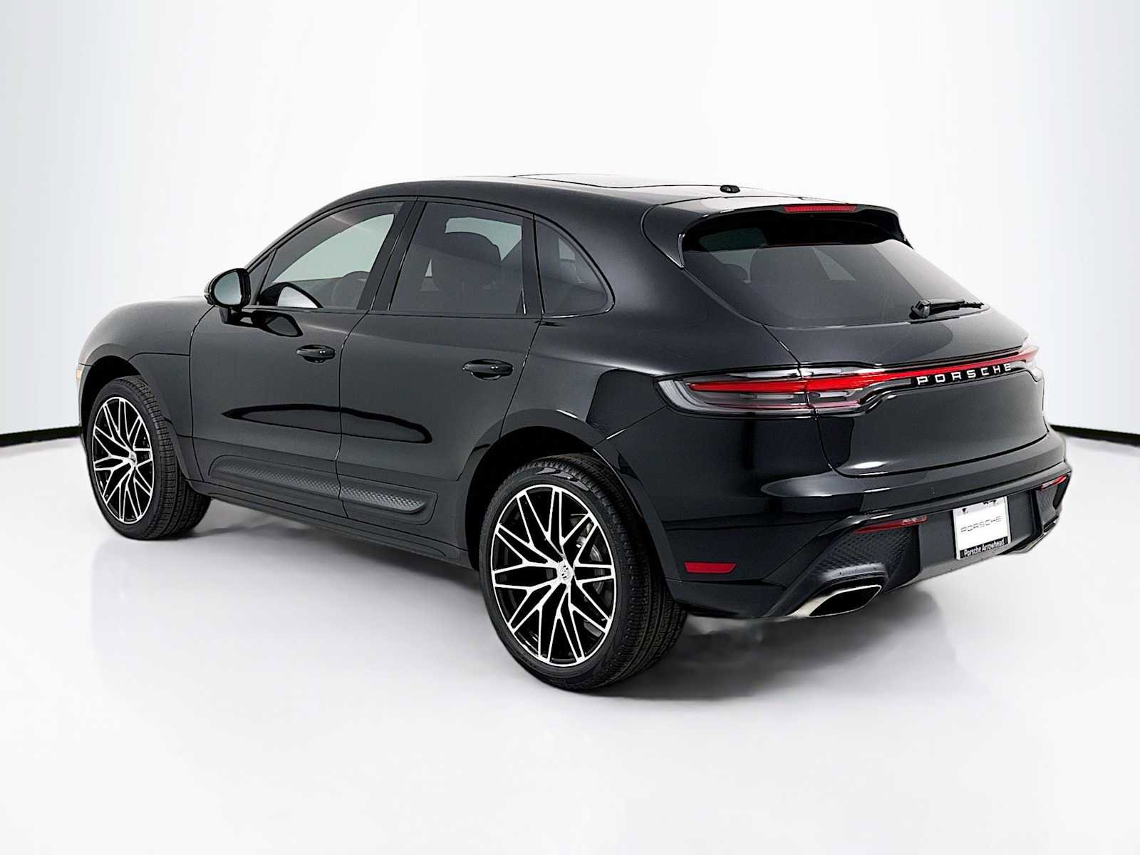 New 2026 Porsche Macan image 3