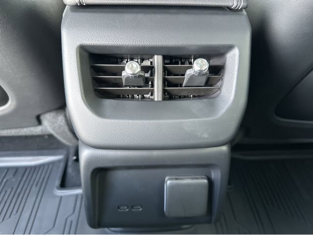 Used 2025 Cadillac Optiq Luxury 1 image 16