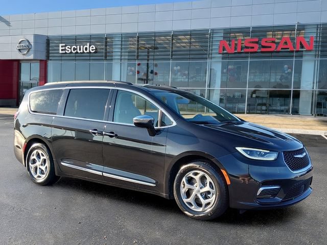 Used 2023 Chrysler Pacifica Limited FWD 360° Tour