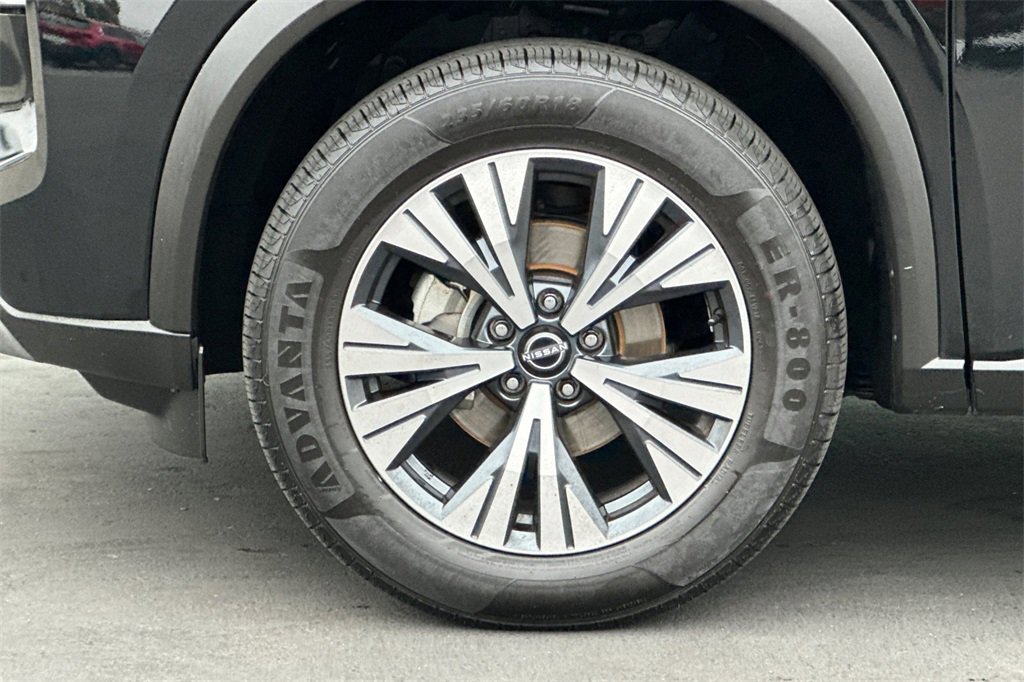 Used 2023 Nissan Rogue SV image 31