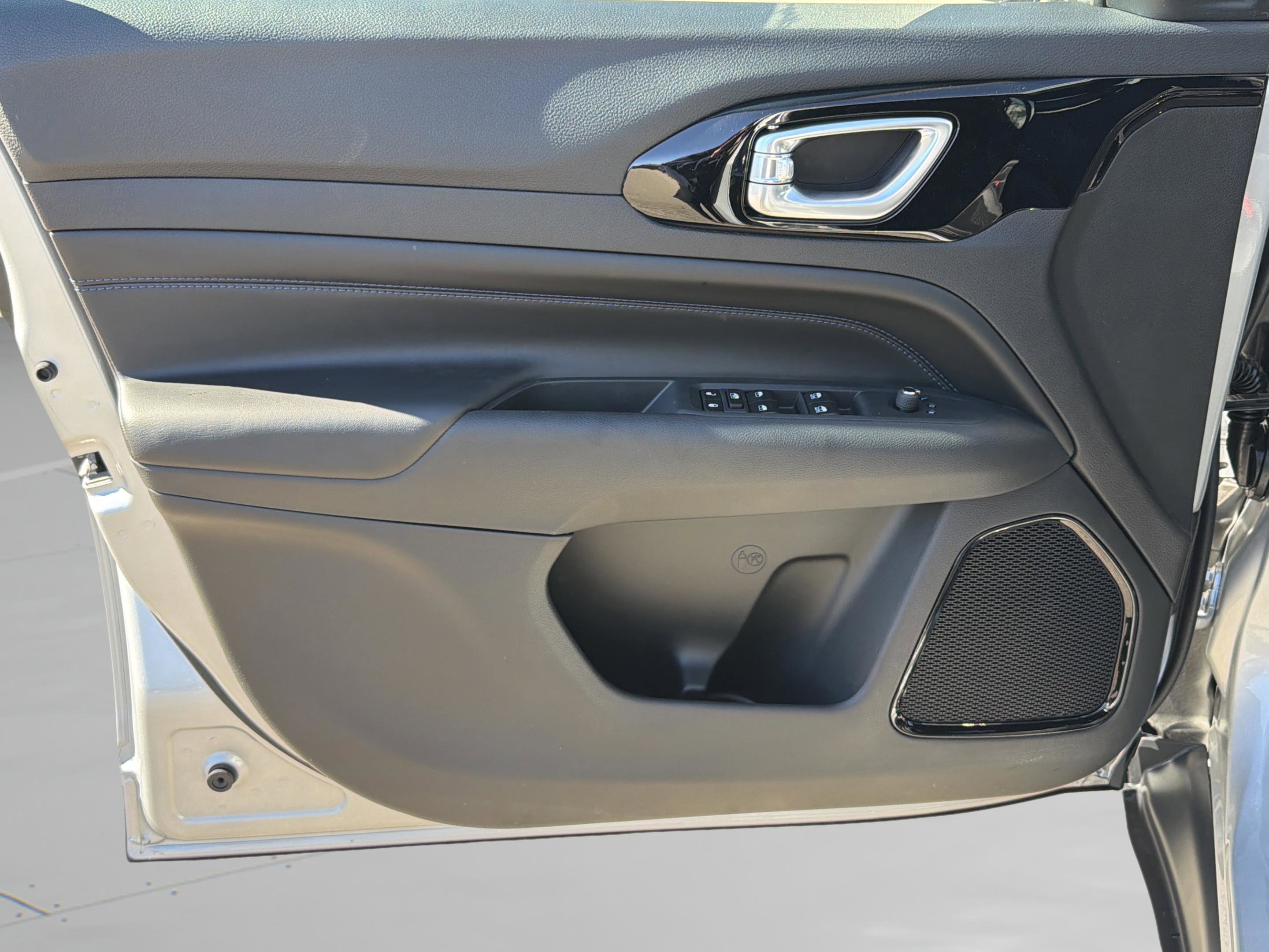 New 2026 Jeep Compass Latitude image 24