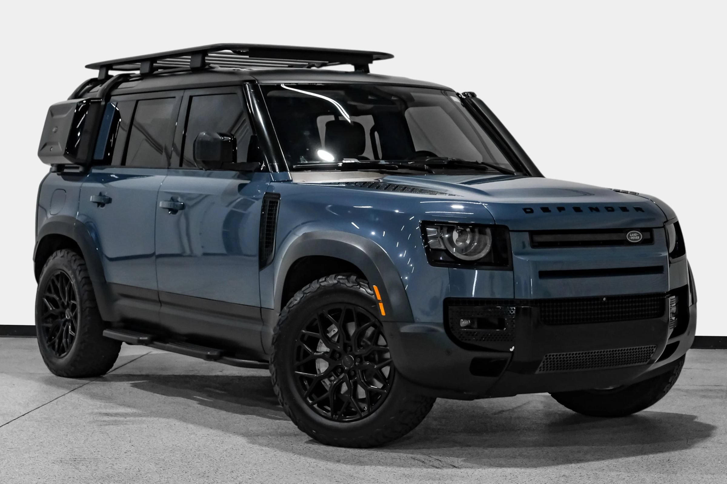 Used 2020 Land Rover Defender 110 HSE AWD/4WD image 4