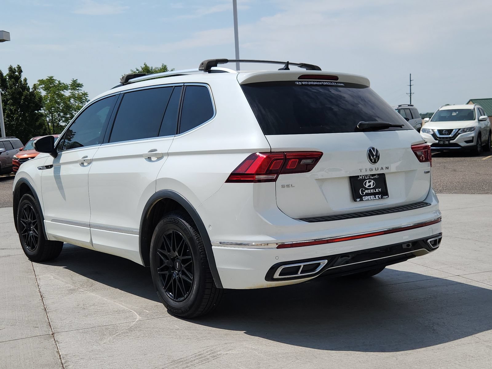 Used 2023 Volkswagen Tiguan SEL R-Line AWD/4WD image 3