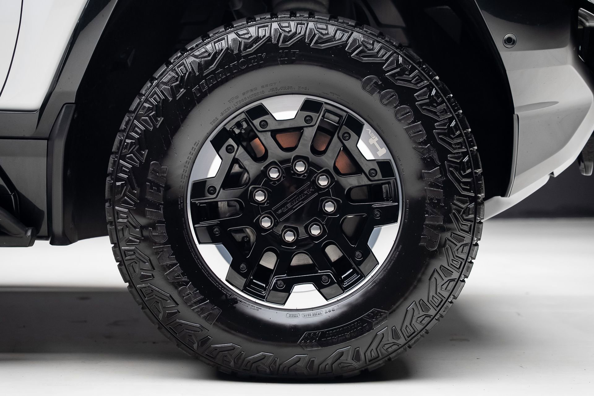 Used 2024 GMC Hummer EV 2X w/ Extreme Off-Road Package image 42