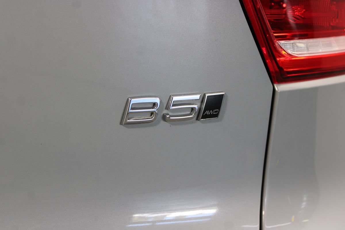 Used 2024 Volvo XC40 B5 Core AWD/4WD image 41